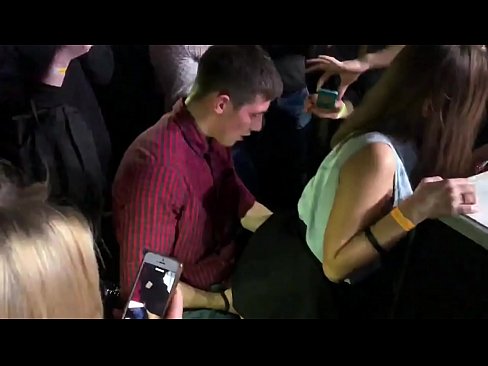 ❤️ Sexe réel dans une boîte de nuit russe. Jeune fille russe de 18 ans baisée dans l'anus et le vagin dans une boîte de nuit. ☑ Vidéo de porno at porn fr.hqpornvideos.ru ️❤