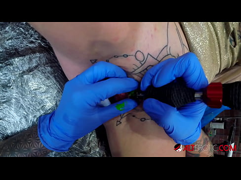 ❤️ Sully Savage, une chaudasse extrêmement tatouée, s'est fait tatouer le clitoris. ☑ Vidéo de porno at porn fr.hqpornvideos.ru ️❤